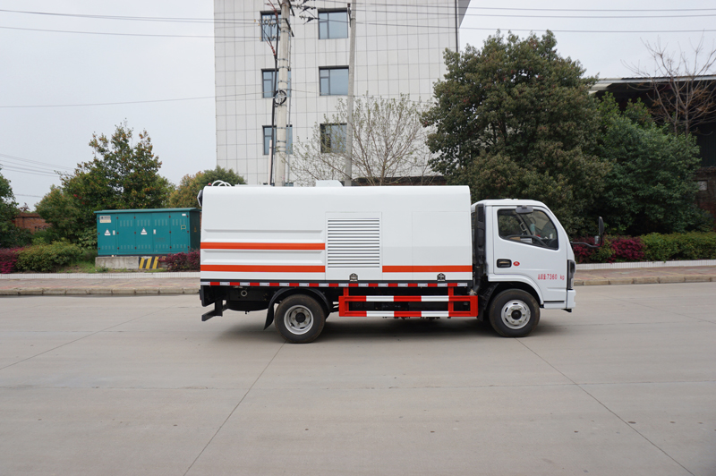中洁牌XZL5070GQX6型护栏清洗车
