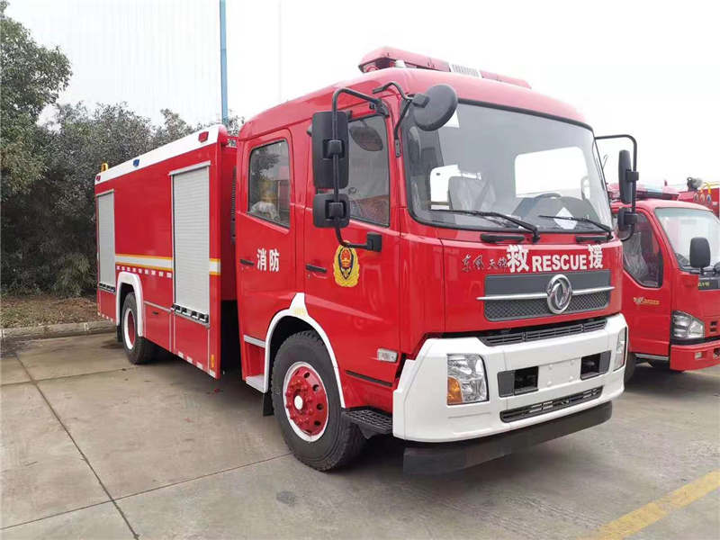 中洁牌天锦6吨泡沫消防车
