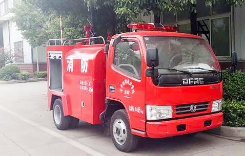 中洁牌东风2吨消防洒水车