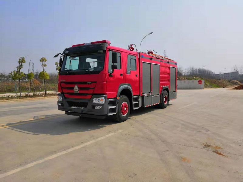中洁牌重汽豪沃抢险救援车